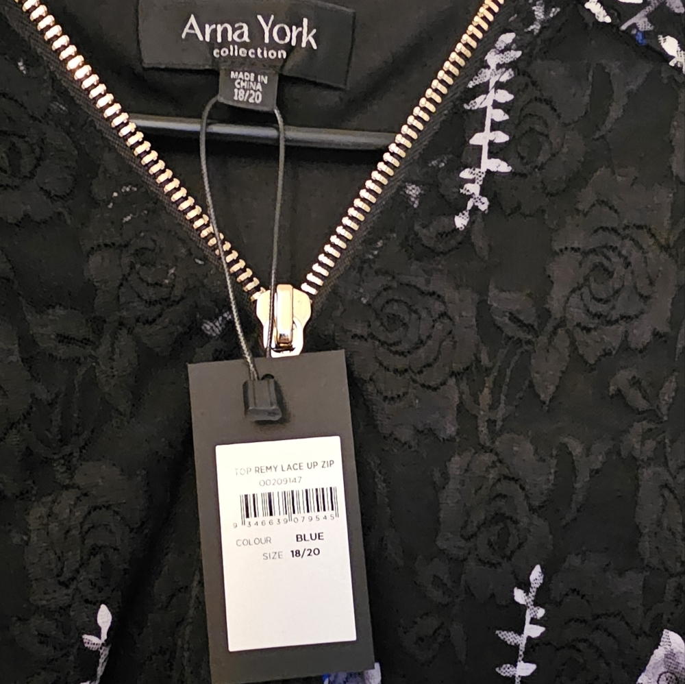 NWT Arna York - Picture 3 of 4